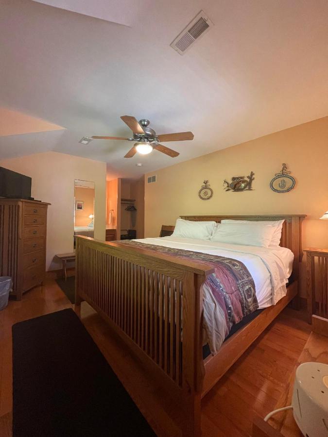 Bodee's Bungalow Adults Only Couples Only Boutique