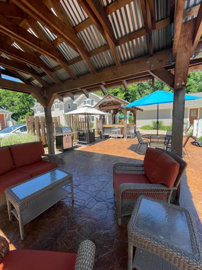 Bodee's Bungalow Adults Only Couples Only Boutique *